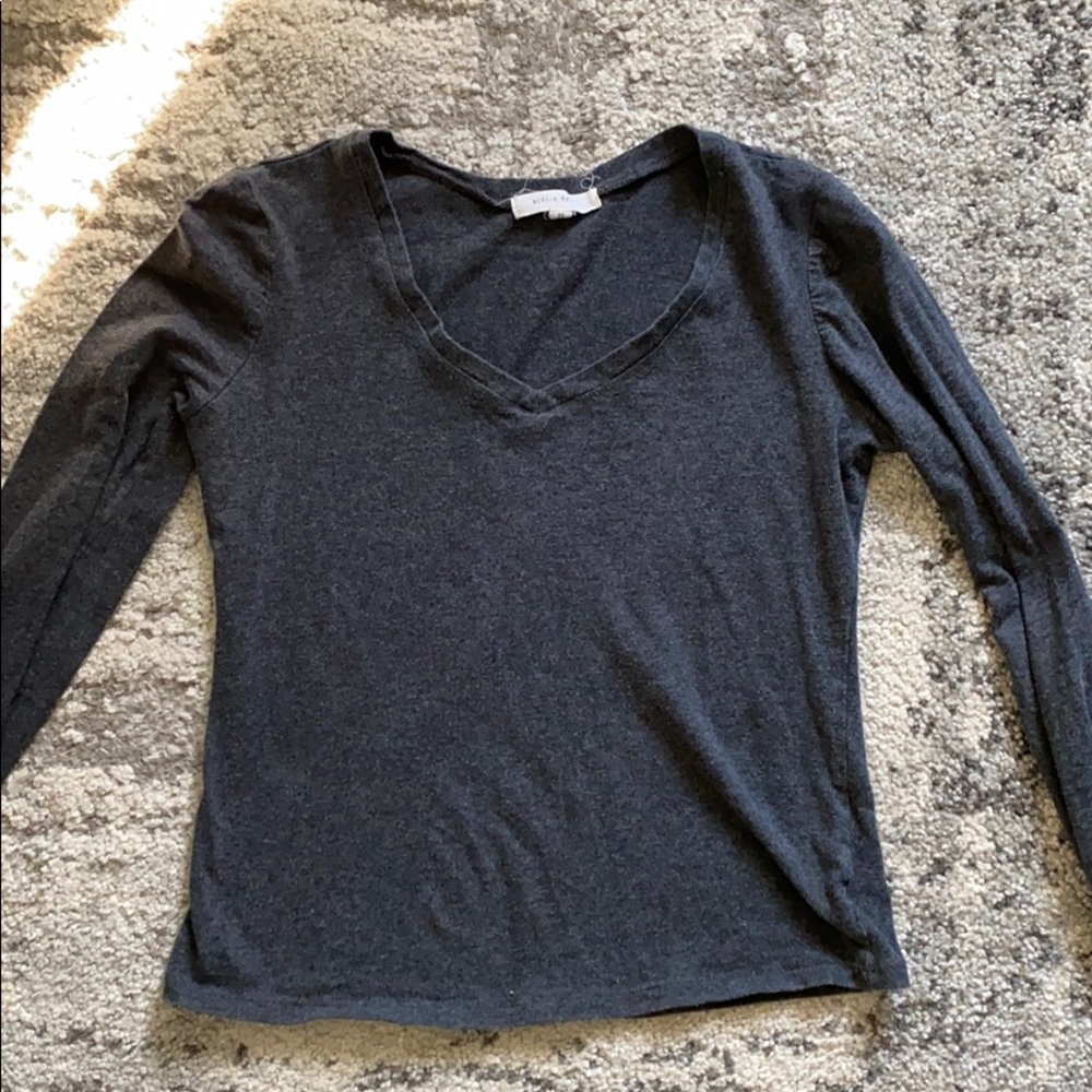 long sleeve v-neck top